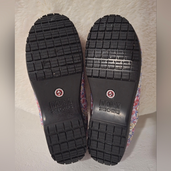 Women's Skechers Slip Resistant Work Clogs Size 9. - Picture 5 of 7